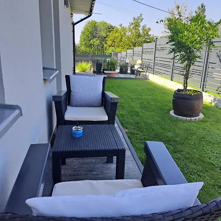 Jaworze Apartment *